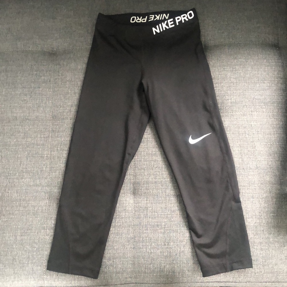 Nike pro 3/4 crop legging xs